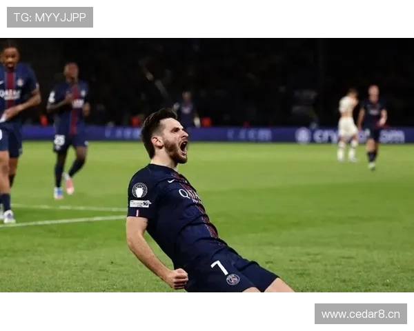 巴黎圣日耳曼中场连贯性存疑,对抗强度下衔接易断,稳定性面临考验 巴黎圣日耳曼中场连贯性存疑,对抗强度下衔接易断,稳定性面临考验