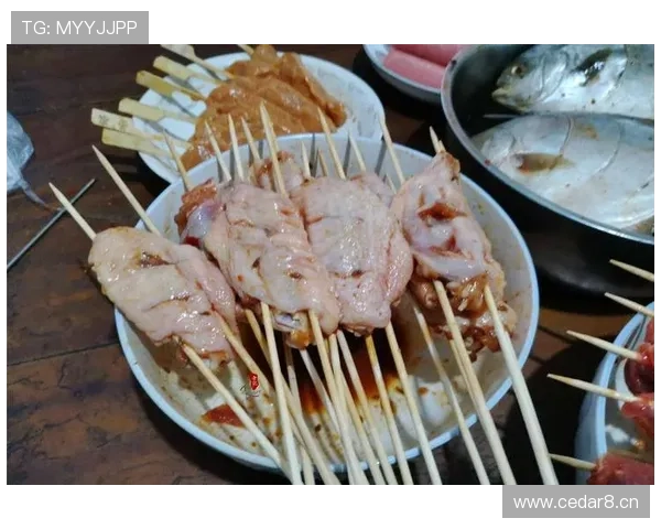 傅海峰这生活节奏，训练完还在老家摆摊卖烧烤？真的假的啊