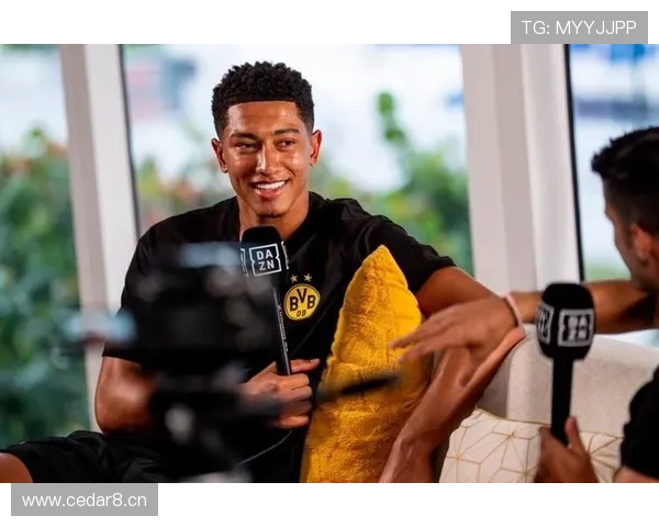 贝林厄姆与杰拉德：英格兰中场传承及风格差异分析