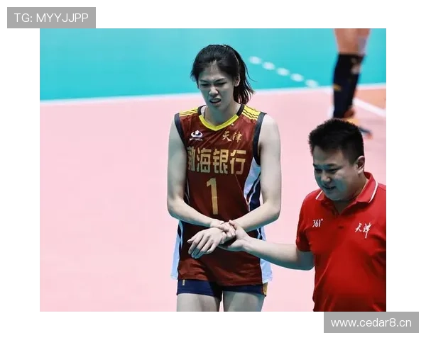 李盈莹上场像打仗，下场像有钱闺蜜，随手一拍我就怀疑人生