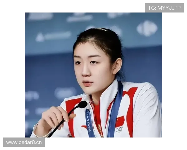 陈梦训练间还穿着拖鞋？这日常也太接地气，谁信她刚刚才拿冠军了